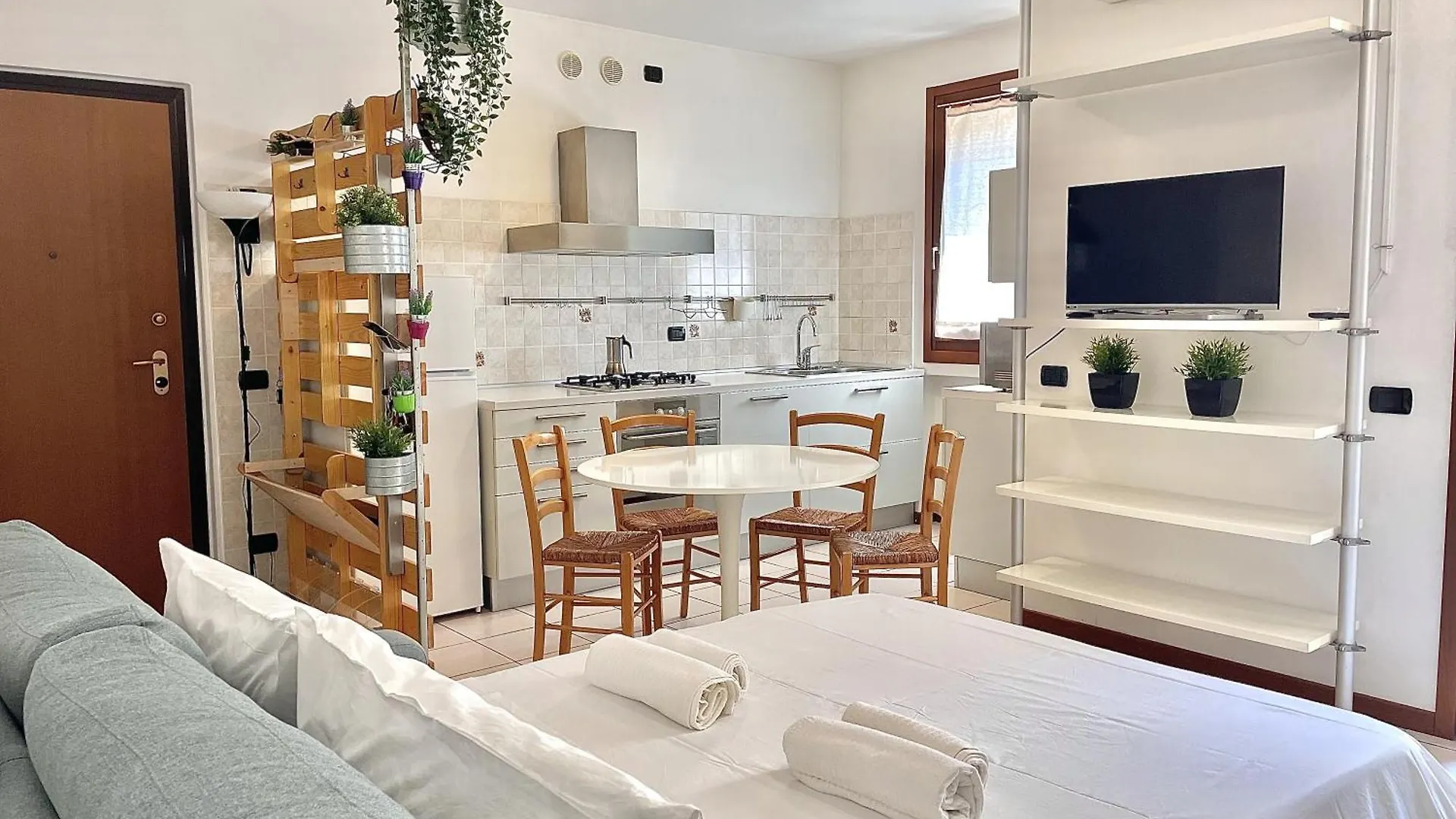 Valpolicella Lodge Parking Gratuito Fino A 4 Pax Sant'Ambrogio di Valpolicella 0*,  Italy